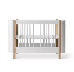 Lit Bébé évolutif Mini+ Wood Sans Kit De Conversion - Blanc/Chêne