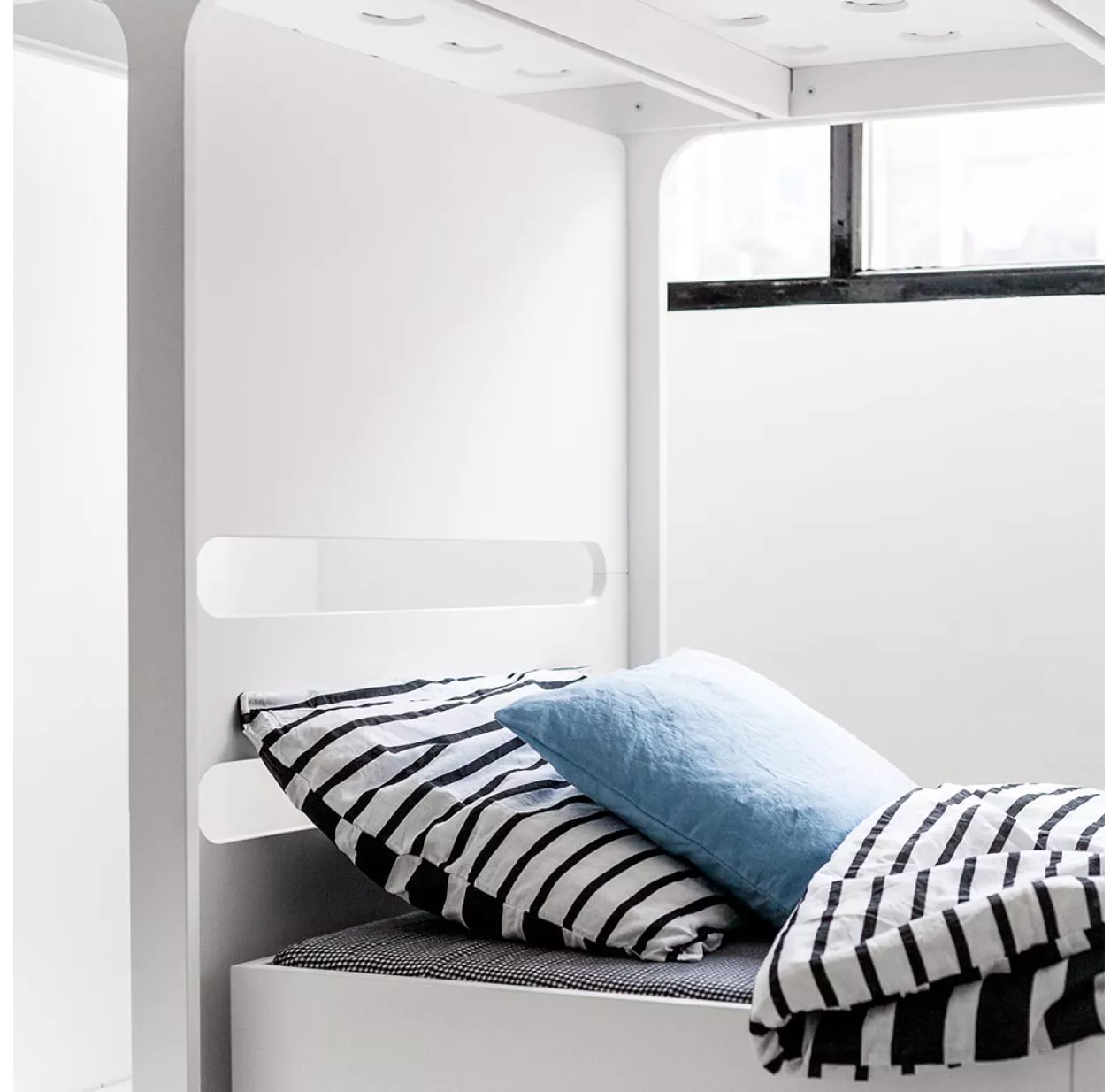 Lit Superposé F+ A Bed Et Son Matelas - Blanc 3 Lit Superposé F+ A Bed Et Son Matelas - Blanc – Image 3